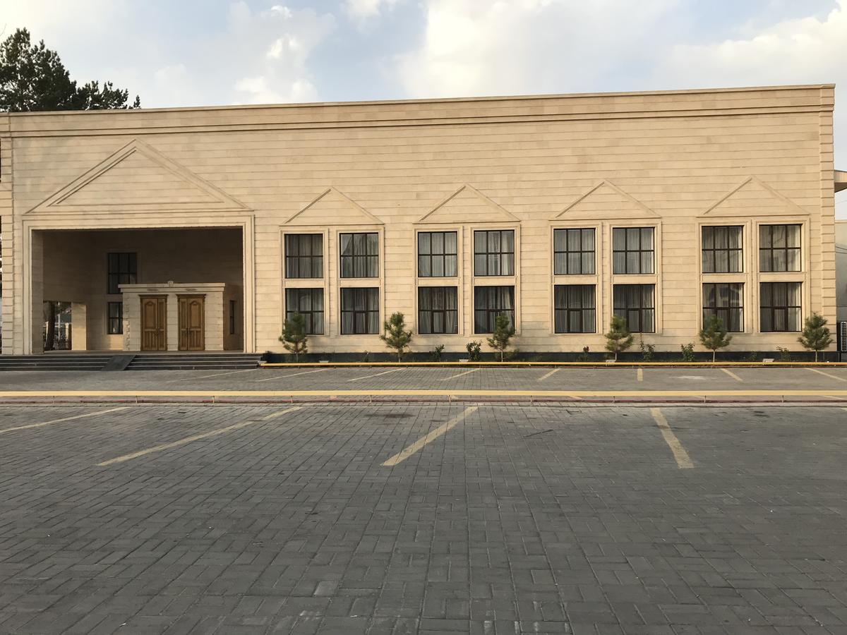 Saltanat Hotel Taldîkorgan Exterior foto